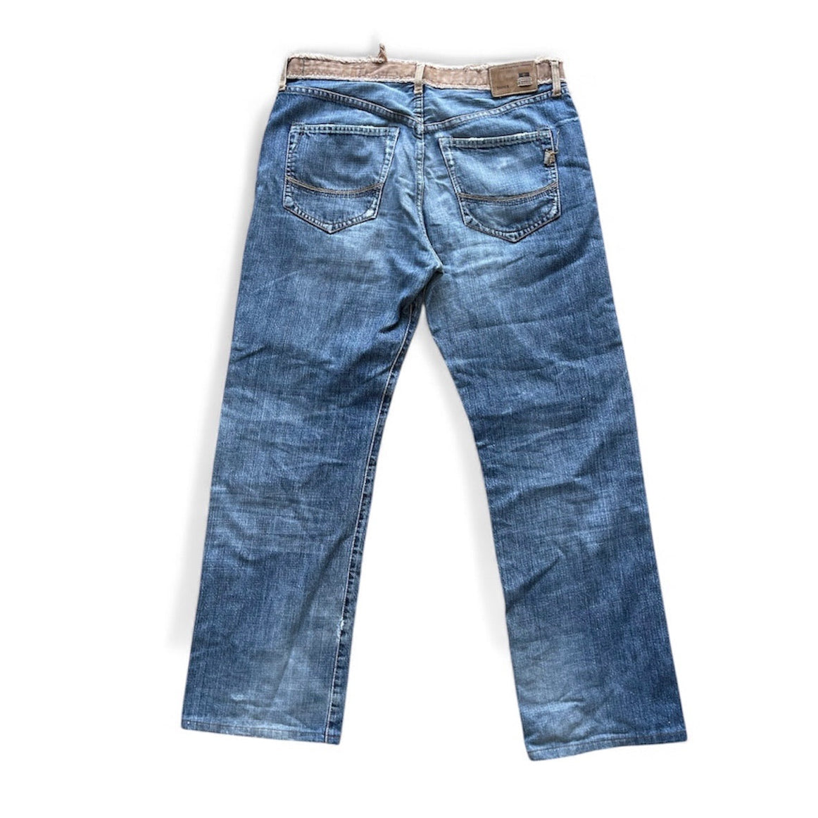 Jean Timberland vintage bleu droit avec effet usé et ceinture effilée