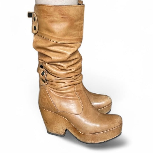 Bottes en cuir camel PROF à talon compensé et tige plissée, taille 38,5 pour pieds fins