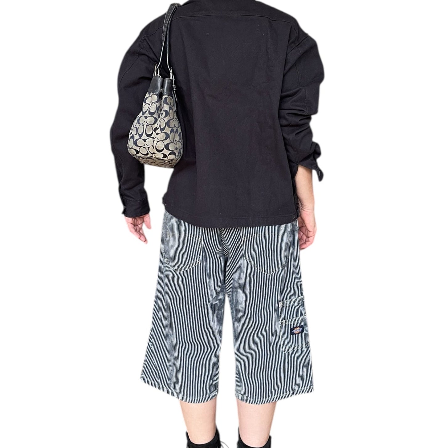 Short Dickies à rayures bleu et blanc, coupe loose fit en coton avec poches et passants de ceinture.