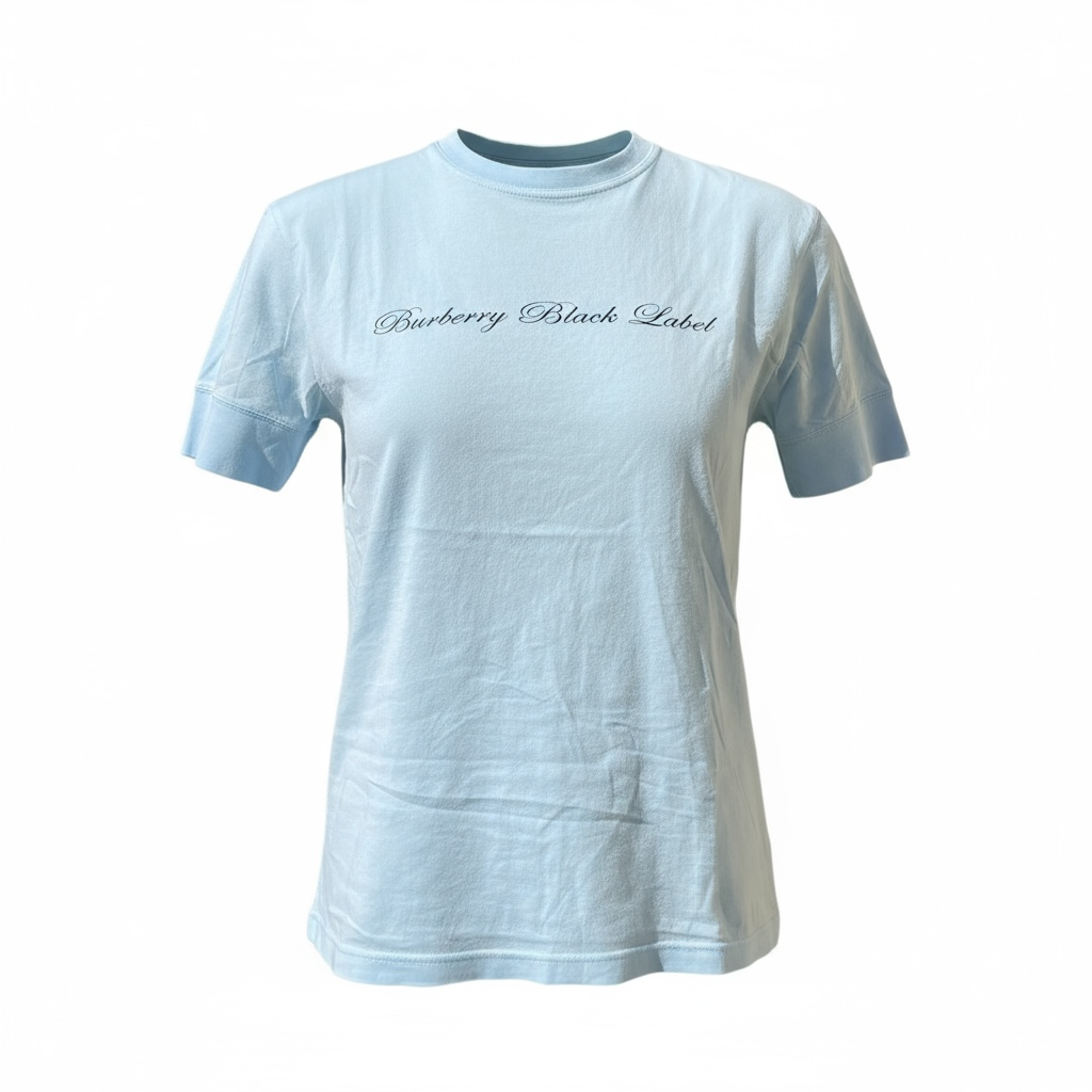 T-shirt bleu clair Burberry Black Label en coton avec logo sur la poitrine, taille M, article vintage avec un petit trou sur la manche